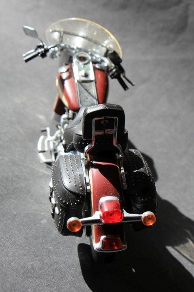 Franklin Mint Harley-Davidson Heritage Softail Motorbike 1986 DieCast Model in original box (3896)
